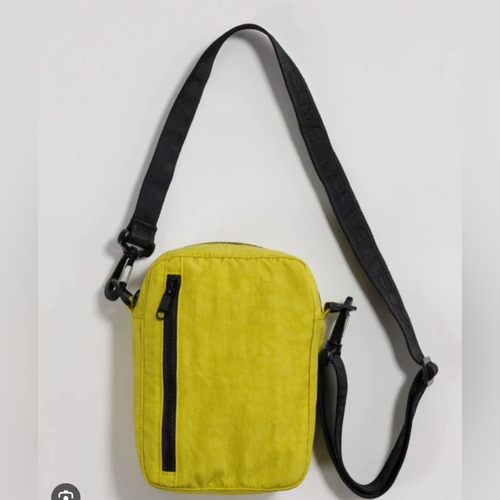 Baggu Sport Crossbody color Sour